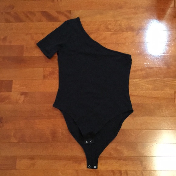 I have too many clothes. - Picture 1 of 3